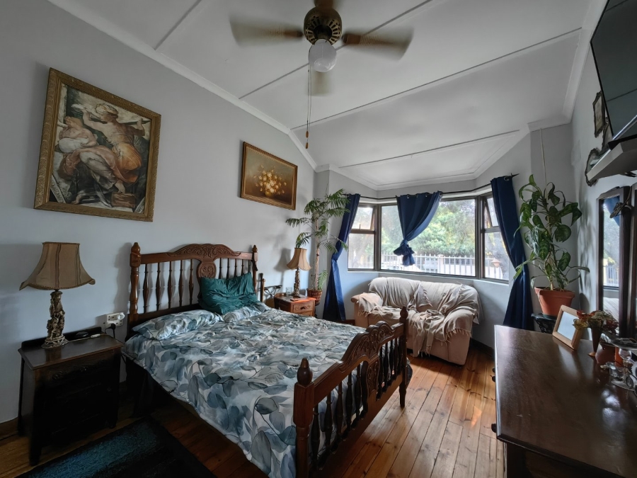 6 Bedroom Property for Sale in Glenlilly Western Cape